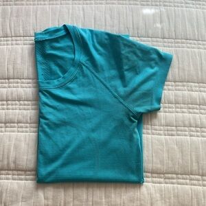 Lululemon Electric Turquoise Swiftly Tech